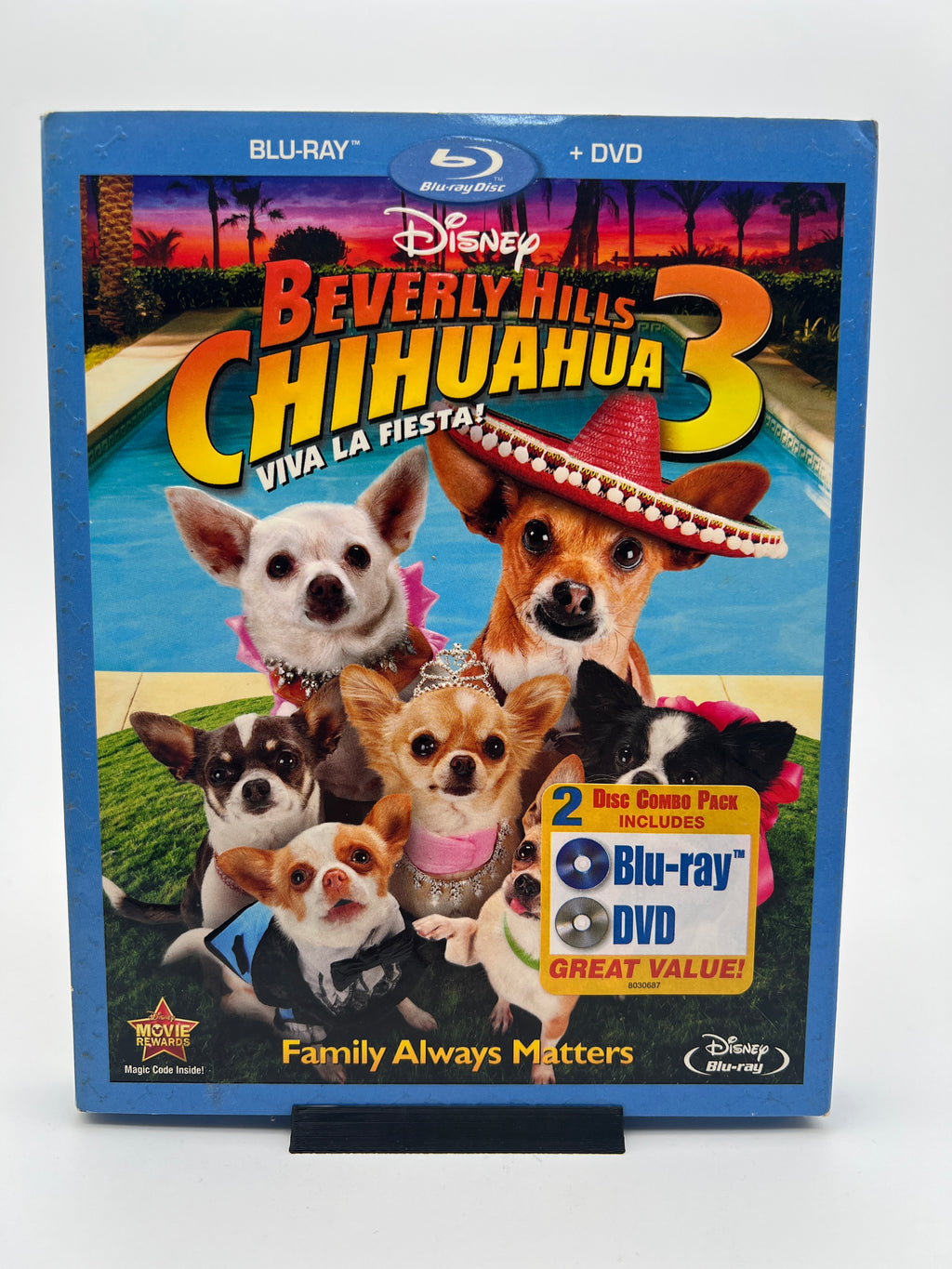 Beverly Hills Chihuahua 3 W/ Slipcover