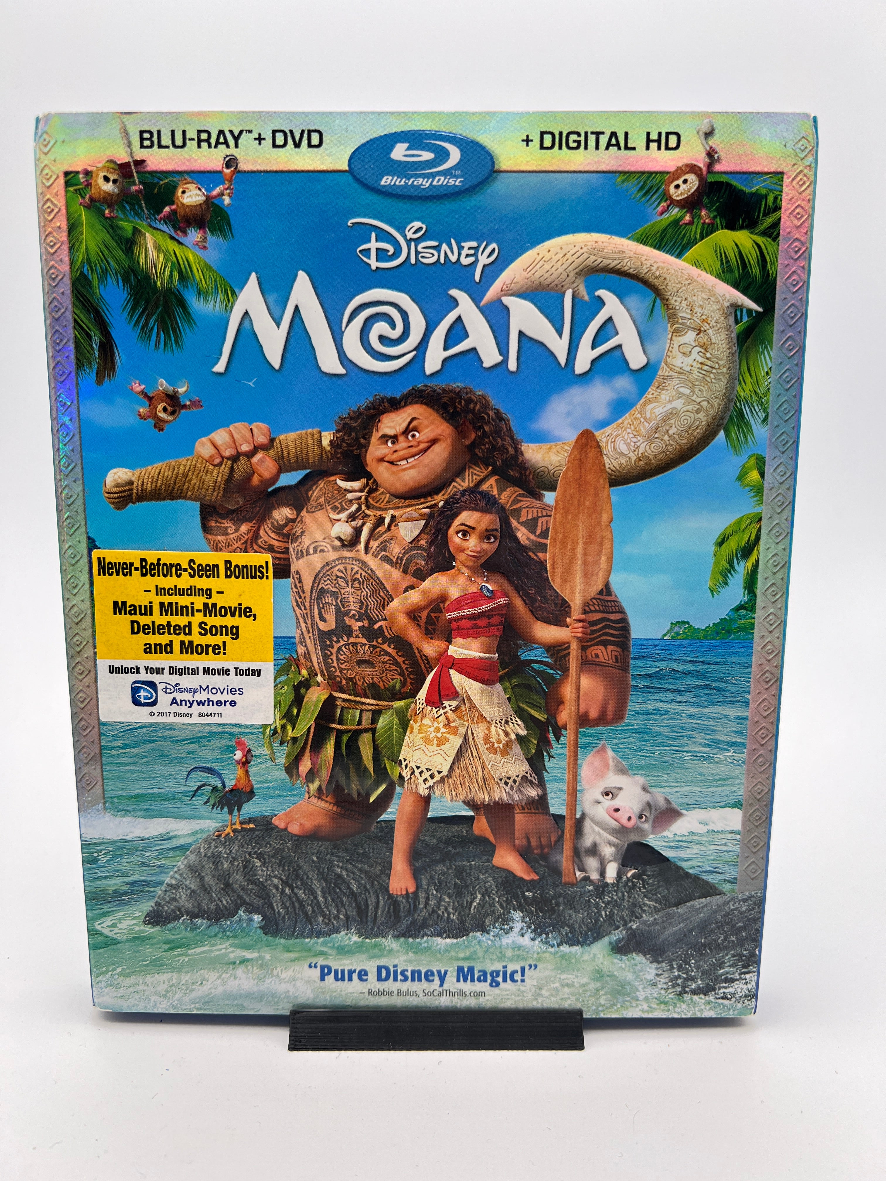 Moana w/ Slipcover